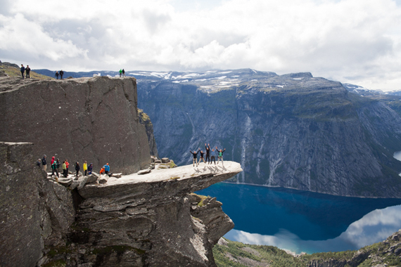 2014-10-27-trolltunga_abumiasaki12.jpg