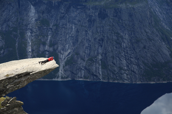 2014-10-27-trolltunga_abumiasaki2.jpg