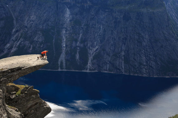 2014-10-27-trolltunga_abumiasaki5.jpg