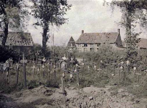 2014-12-03-AWarCemeteryintheBelgianvillageofWoesten.jpg