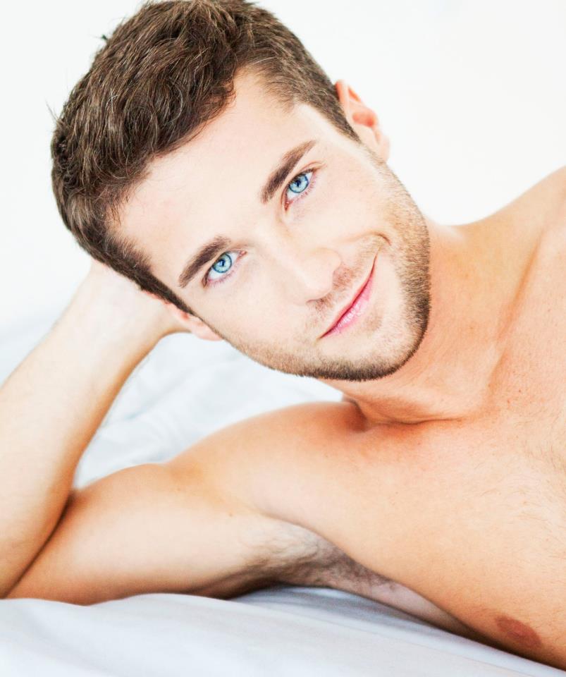 PHOTOS: The Most Beautiful Blue Eyed Men in the World – CheapUndies