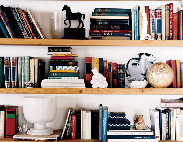 5 Creative Ways To Organize Your Bookshelves Huffpost Life