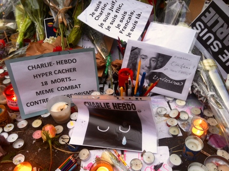 2015-01-12-VoltaireatCharlieHebdoMemorial.JPG