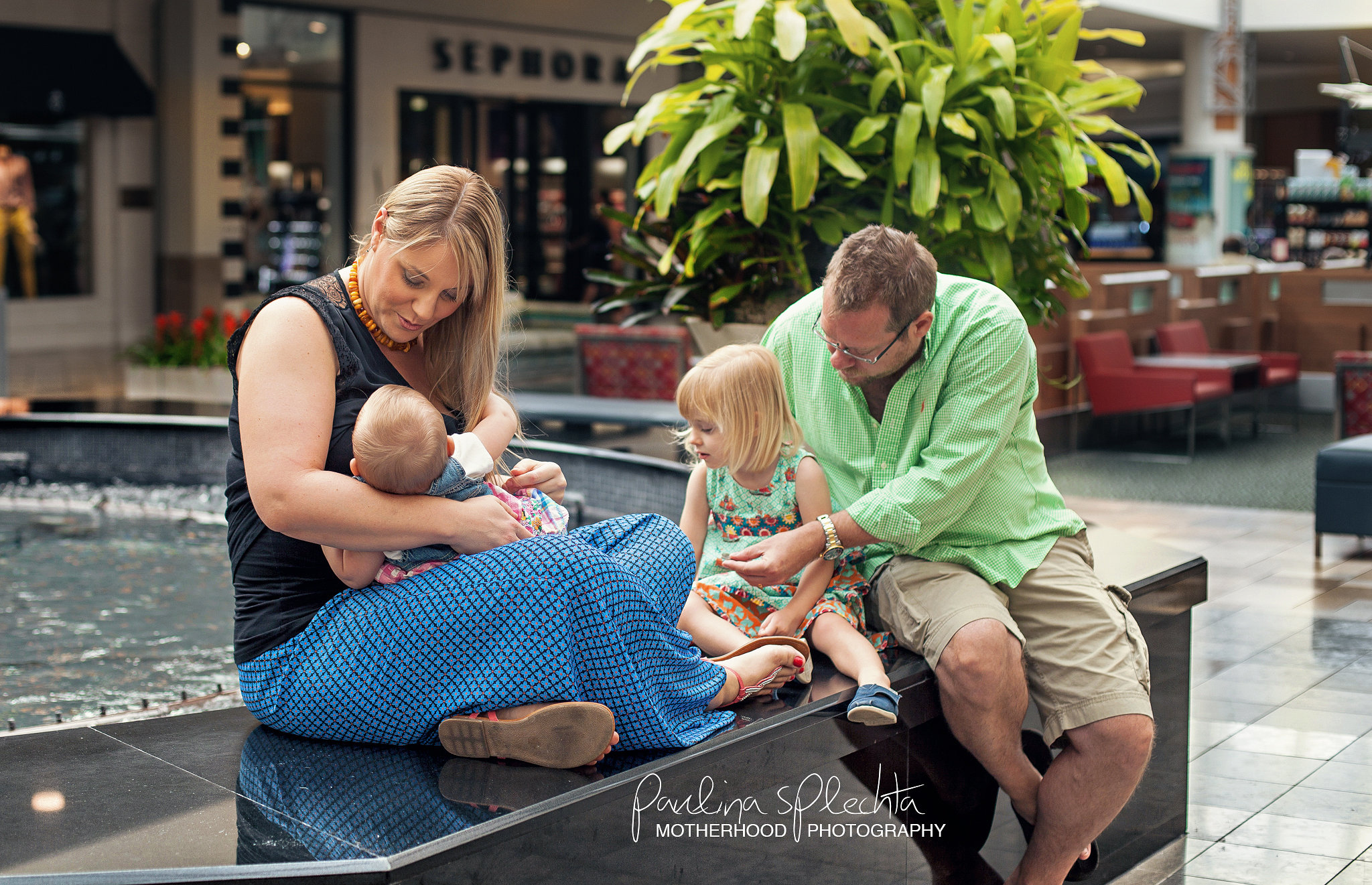 Steps To Breastfeeding In Public Without Fear Huffpost