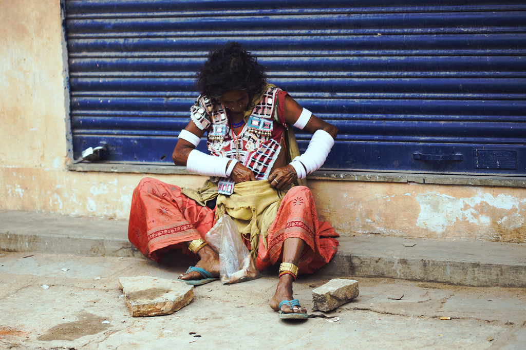 2015-02-11-homelesswomaninhyderabad.jpg