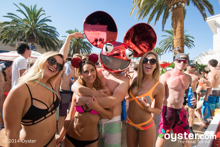 Just Announced! Opening Dates for 2015's Hottest Vegas Pool Parties