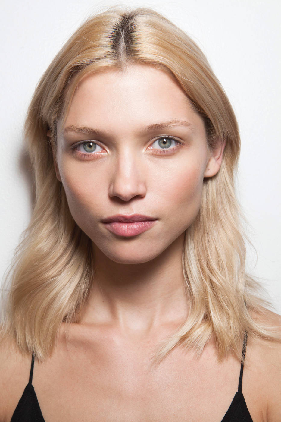 The Real Girl s Guide To Tackling The Bare Faced Makeup Trend HuffPost