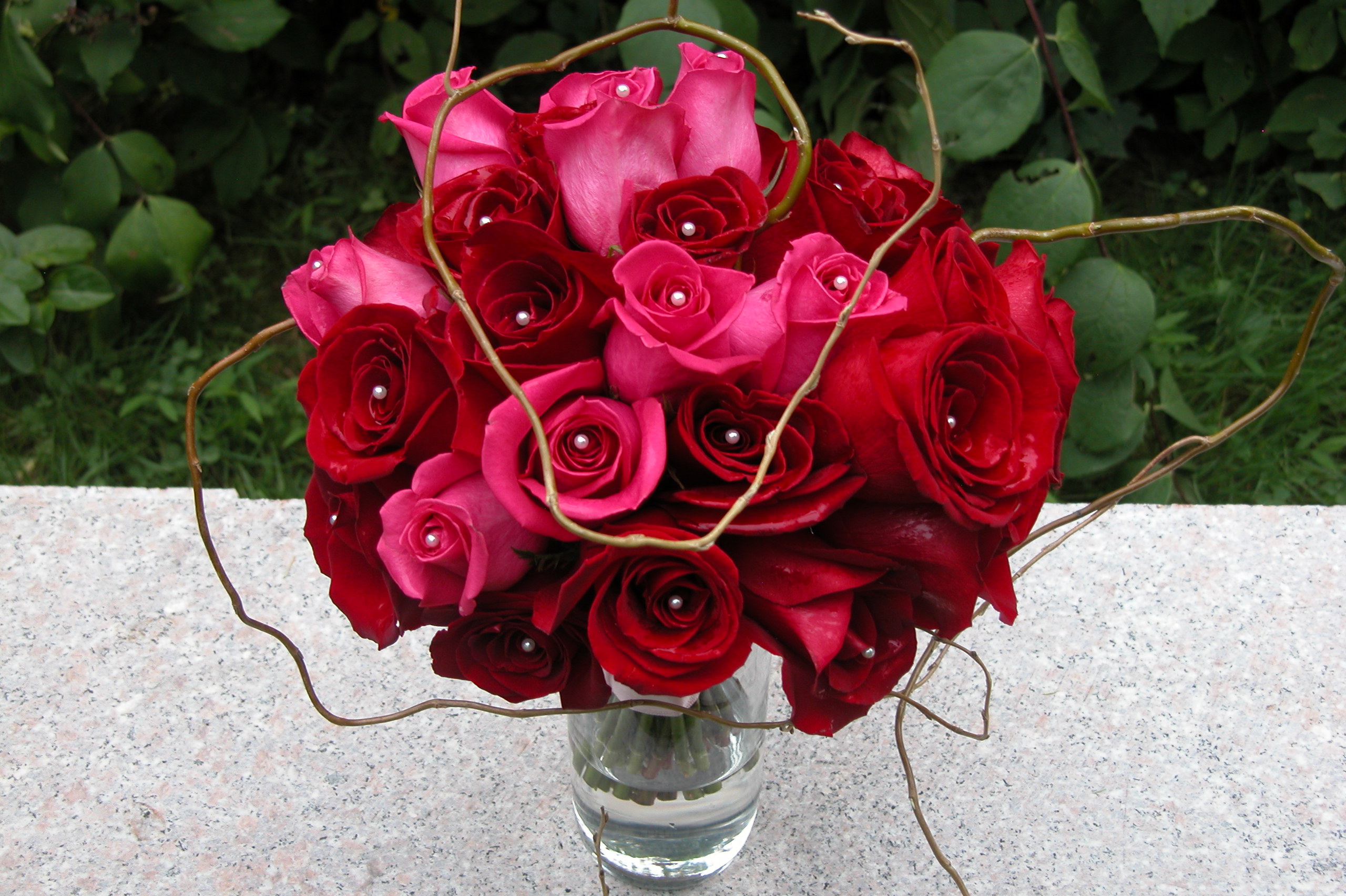 A Basic Rose Diy Wedding Bouquet Huffpost Life 5597