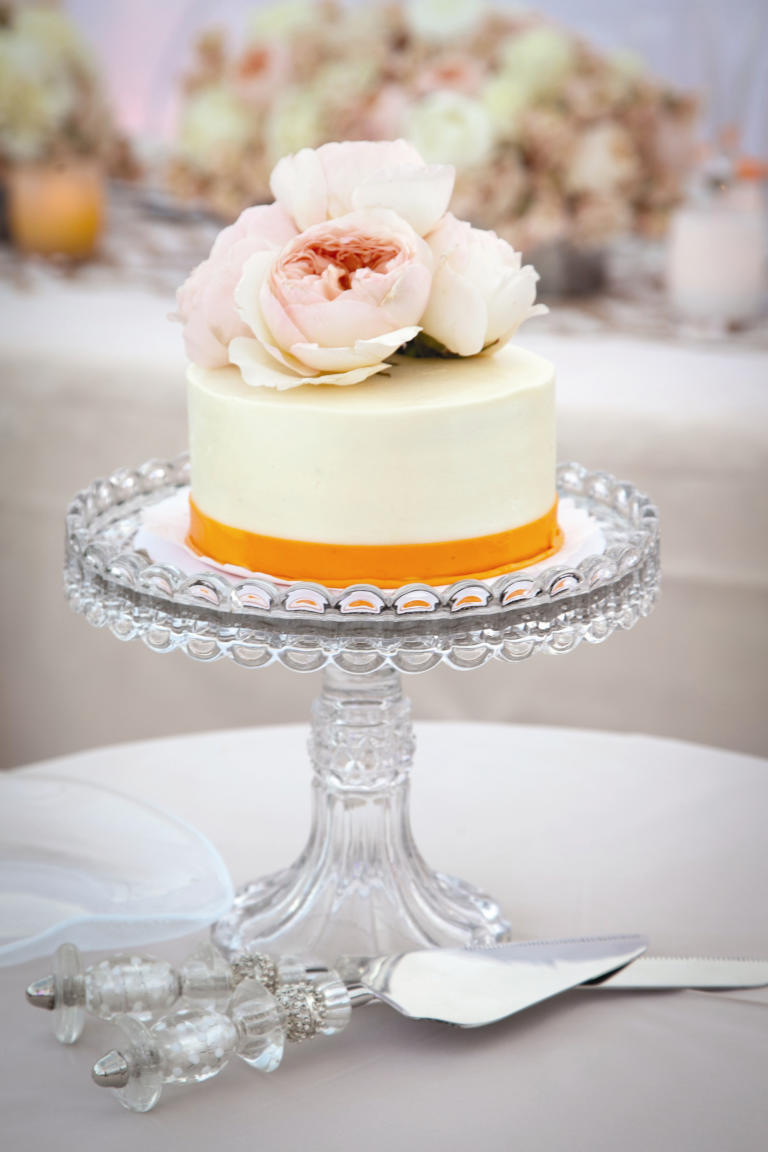10 Wedding Cakes That Almost Look Too Pretty To Eat | HuffPost