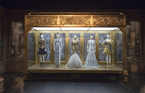 2015-04-13-1428941308-5804586-3._Installation_view_of_Romantic_Gothic_gallery_Alexander_McQueen_Savage_Beauty_at_the_VA_c_Victoria_and_Albert_Museum_London.jpg