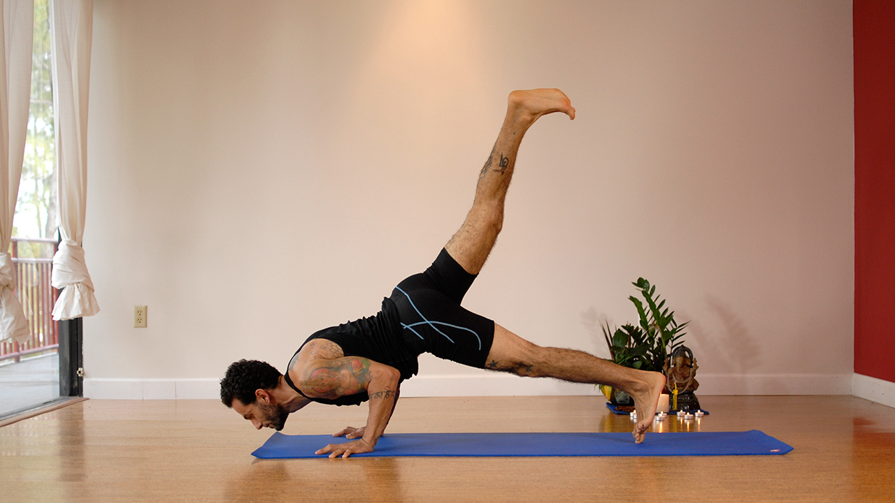 2015-04-16-1429204265-6941013-yogahombres1.jpg
