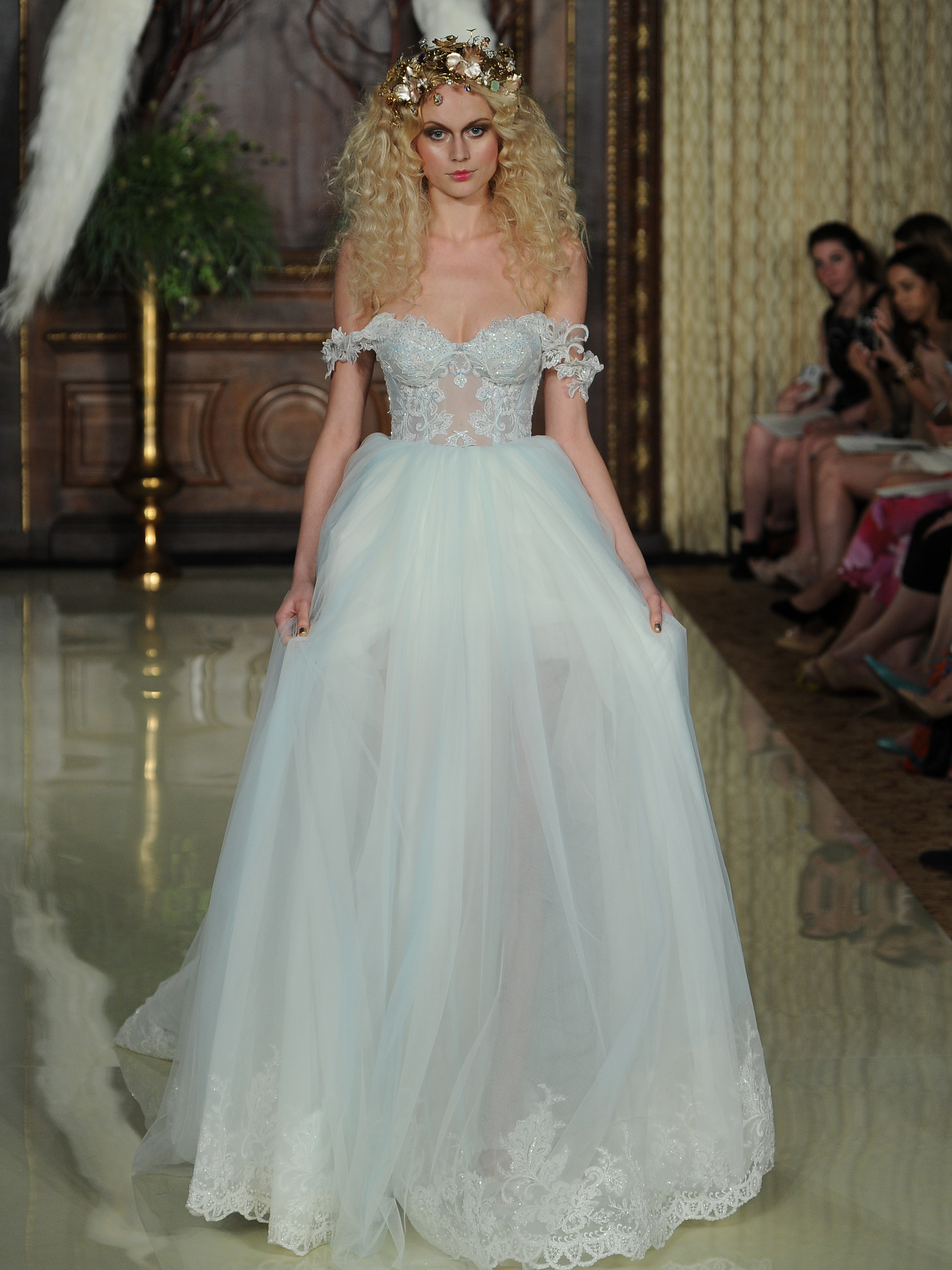 9 Sexy Wedding Dresses For Daring Brides Only Huffpost Life