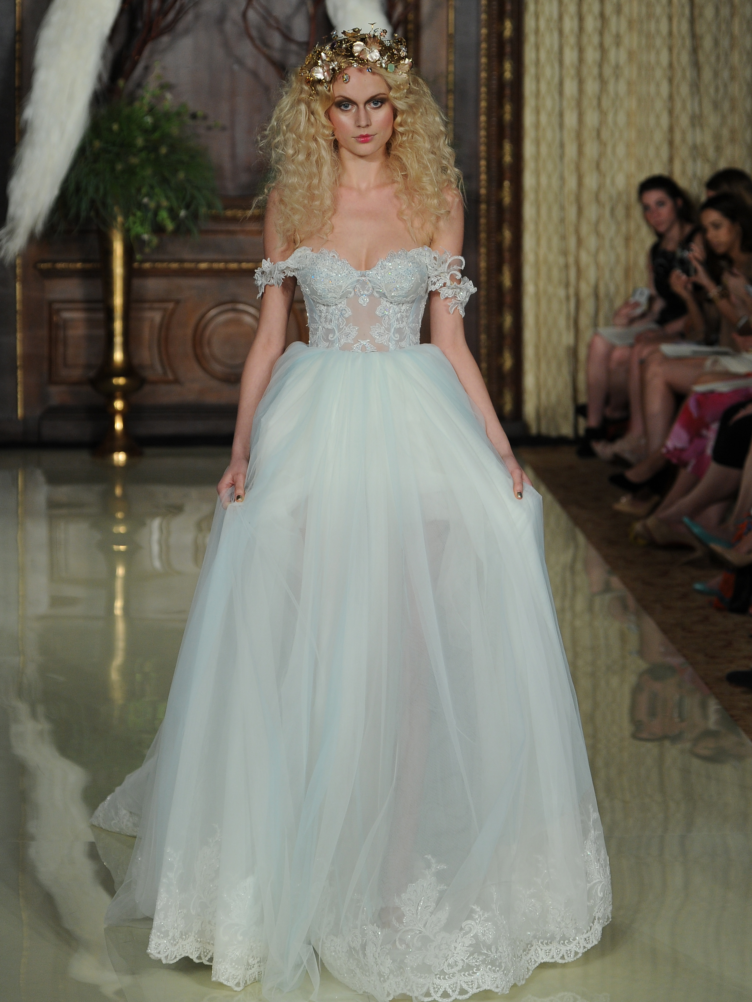 9 Sexy Wedding Dresses For Daring Brides Only Huffpost