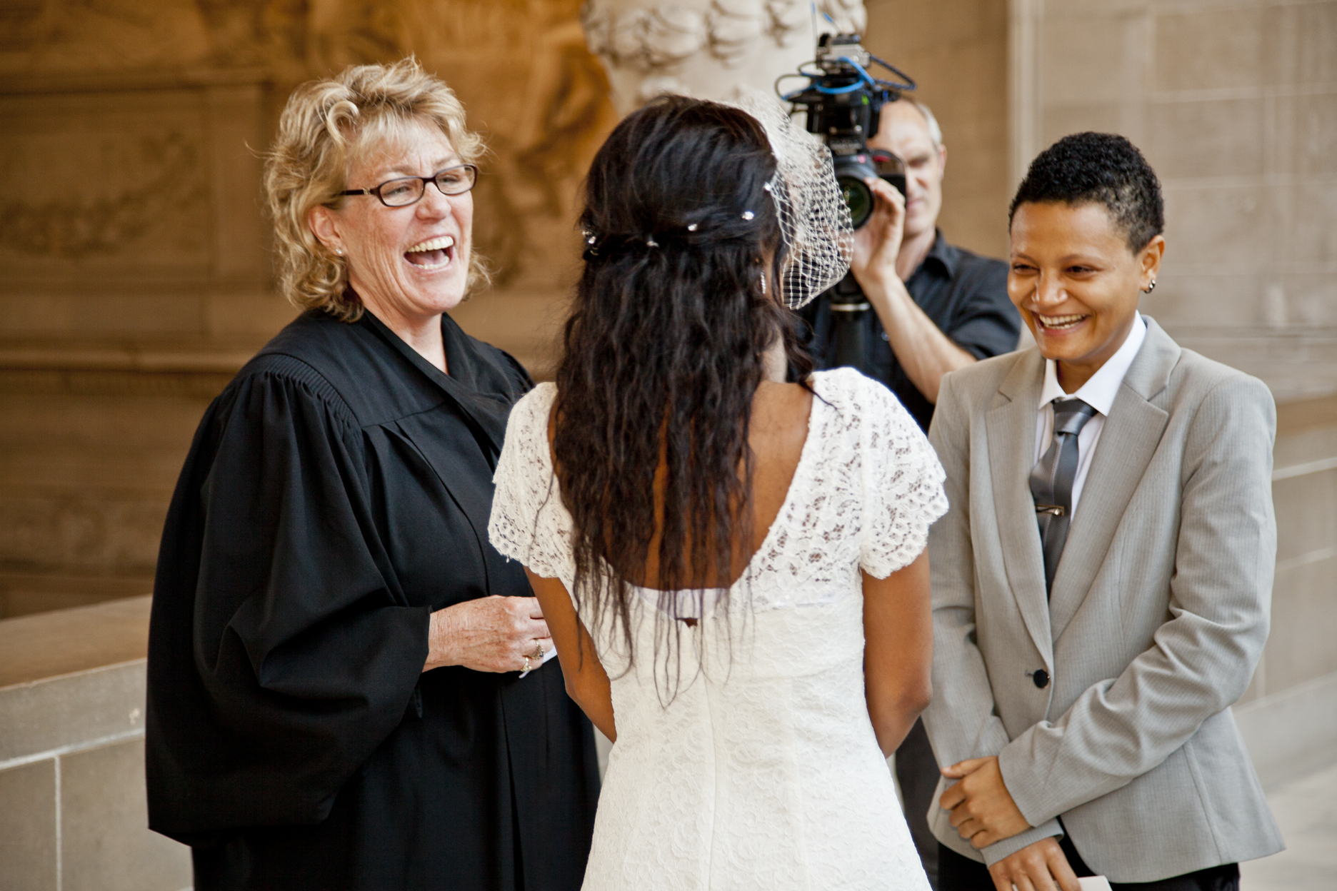 Lesbian Asylum Couple Marry At San Francisco City Hall Huffpost