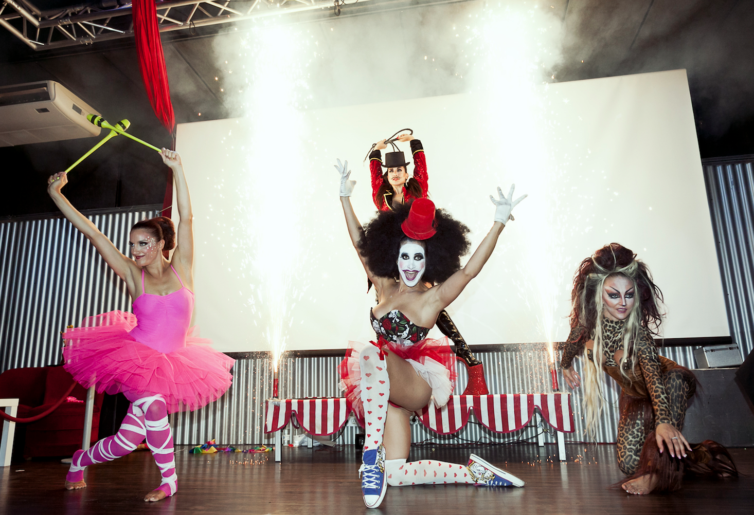 2015-04-28-1430239230-8468217-FESTIVAL_LESBIANA.png