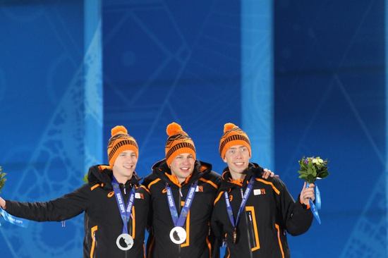 2015-05-06-1430893856-5918618-Mens_5000m_2014_Winter_Olympics_Podium_with_medals.jpg