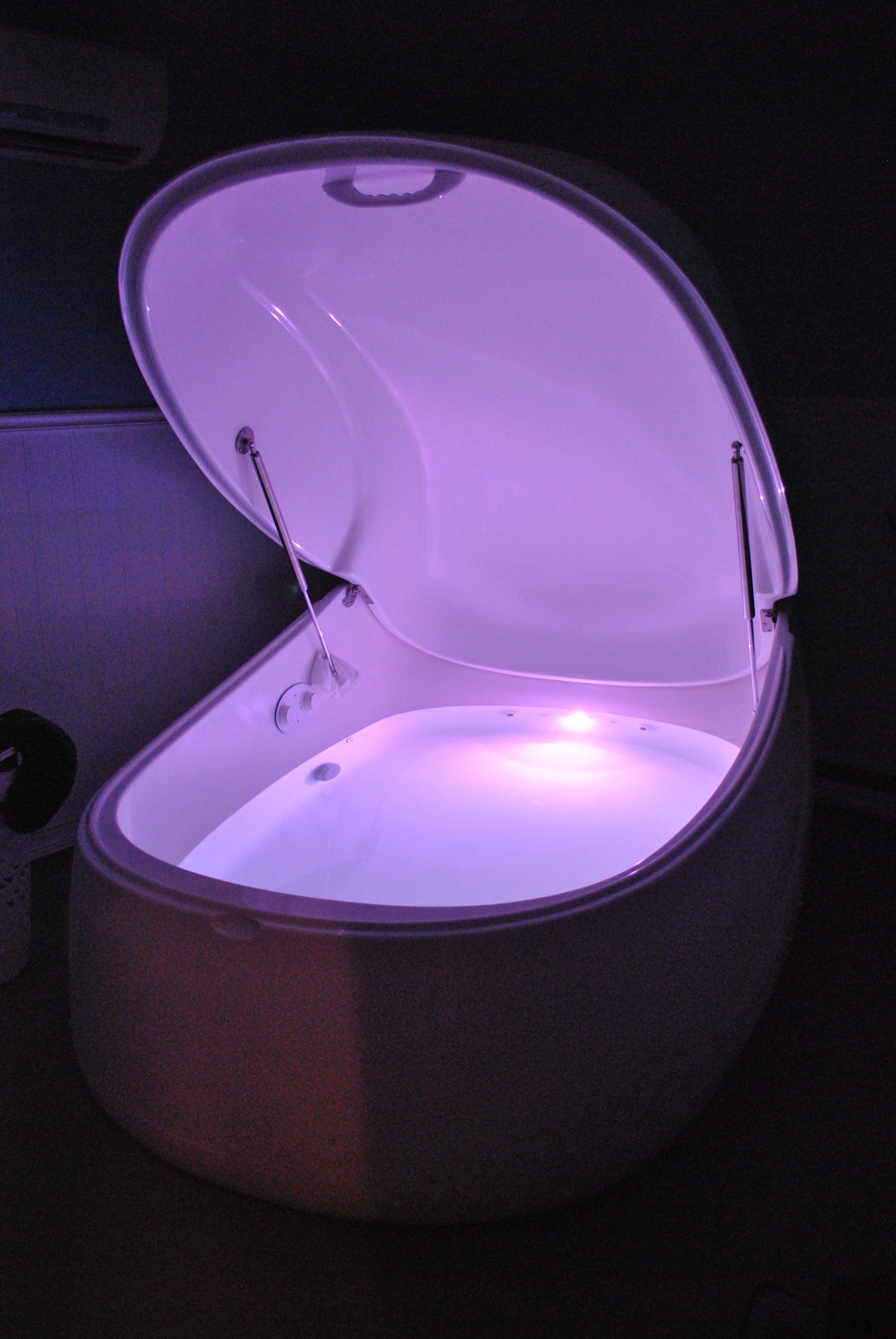 I slept all night in a sensory deprivation tank.
