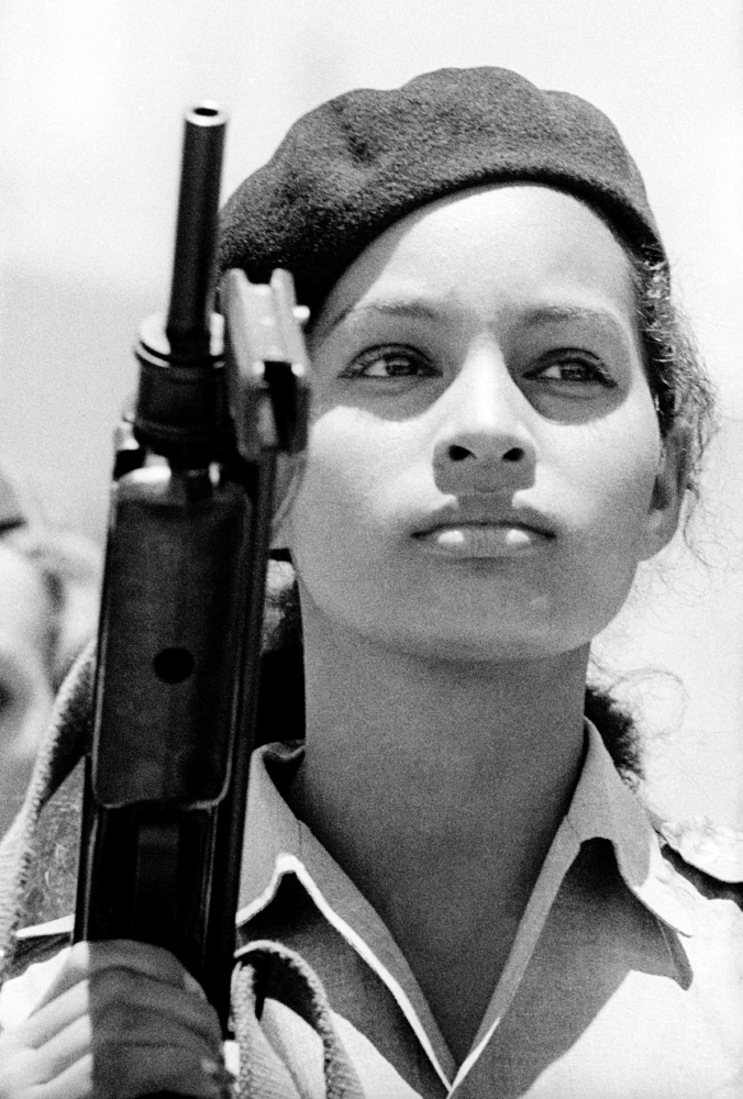 2015-06-02-1433264616-3520138-guerrillera.jpg