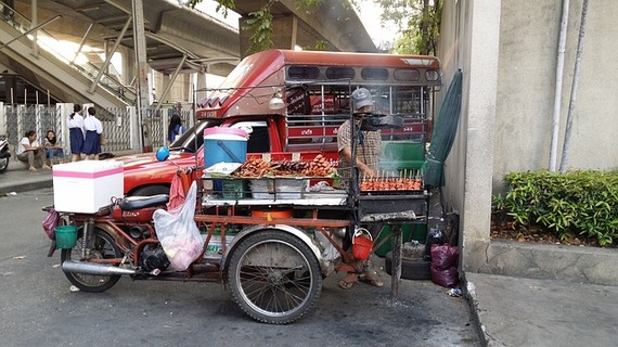2015-06-18-1434625679-3635275-streetfood274913_640.jpg