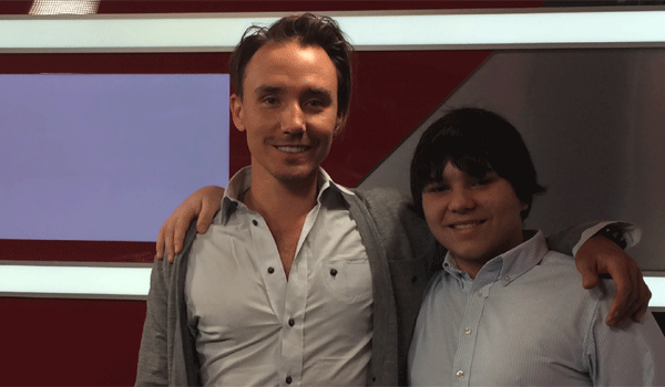 2015-07-02-1435863329-5601066-Rob.gif