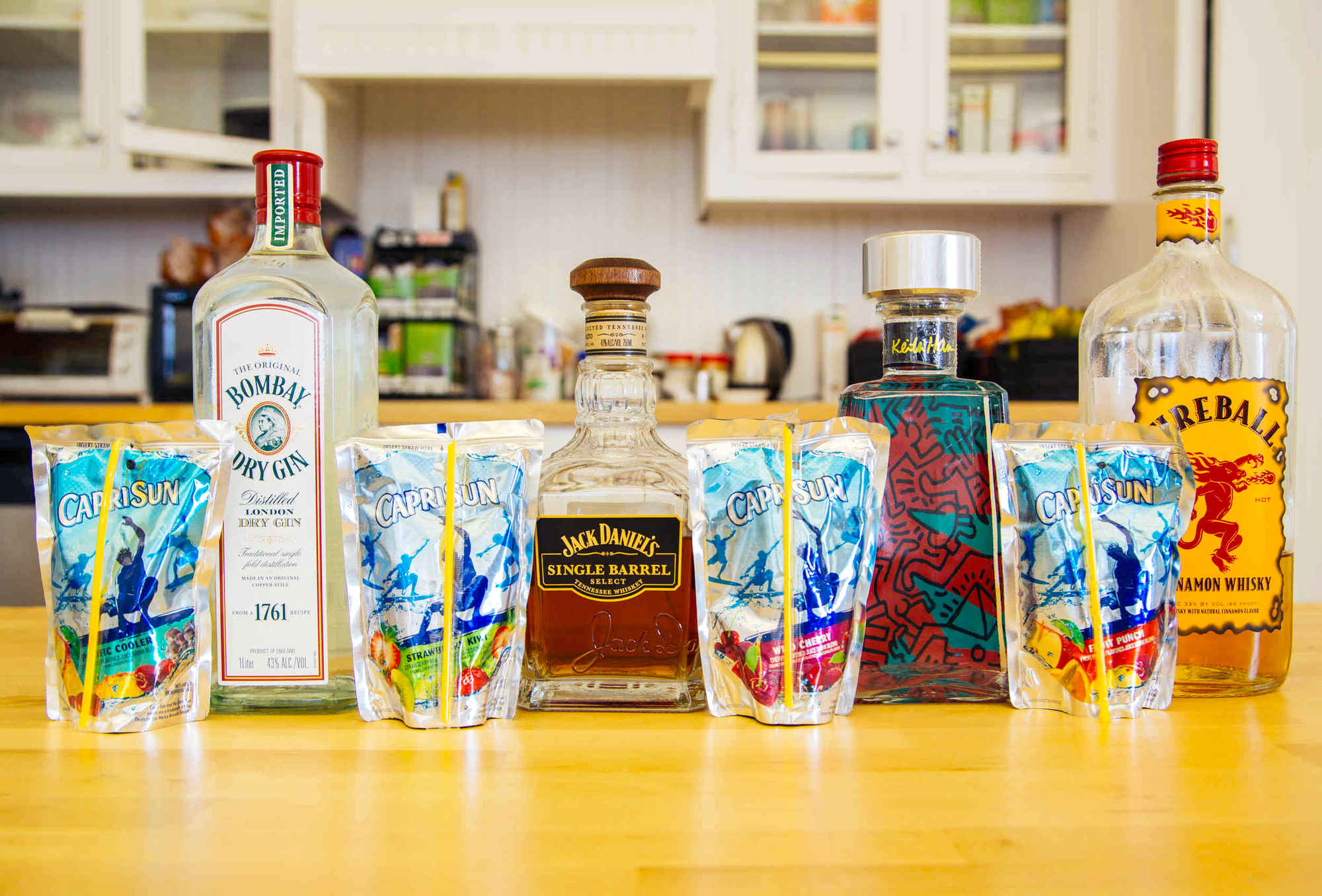 Capri Sun Cocktails Are The Summer Beverage You've Been Waiting For... Your Whole Life ...2000 x 1356