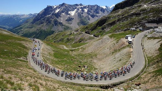 2015-07-21-1437466078-3213895-PelotnduranteunaascensinenlosAlpes.PatrickHertzogAFP.jpg