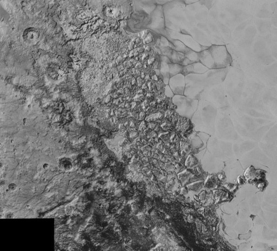 2015-09-13-1442156589-3939112-0913pluto4.jpeg