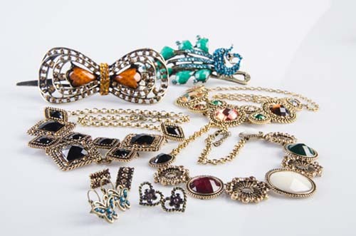 2015-09-13-1442187550-9220937-zjewelryshutterstock_2824483910d79f2.jpg