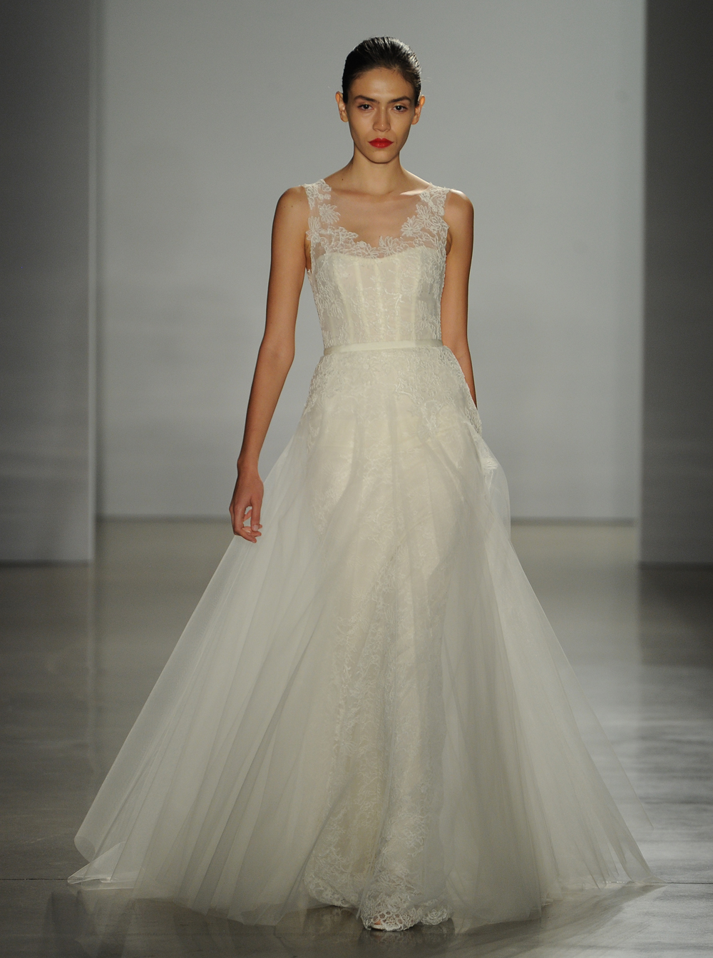 New Amsale Wedding Dresses For Fall 2016 Are Modern And Romantic | HuffPost