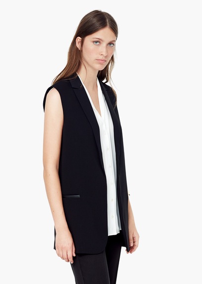 2015-10-25-1445782695-994764-MangoGilet.jpg
