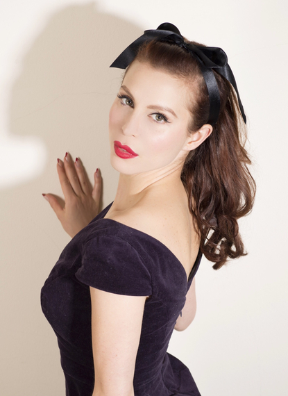 2015-11-06-1446816240-6206721-alice.jpg