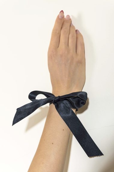 2015-11-06-1446816885-86335-wrist.jpg