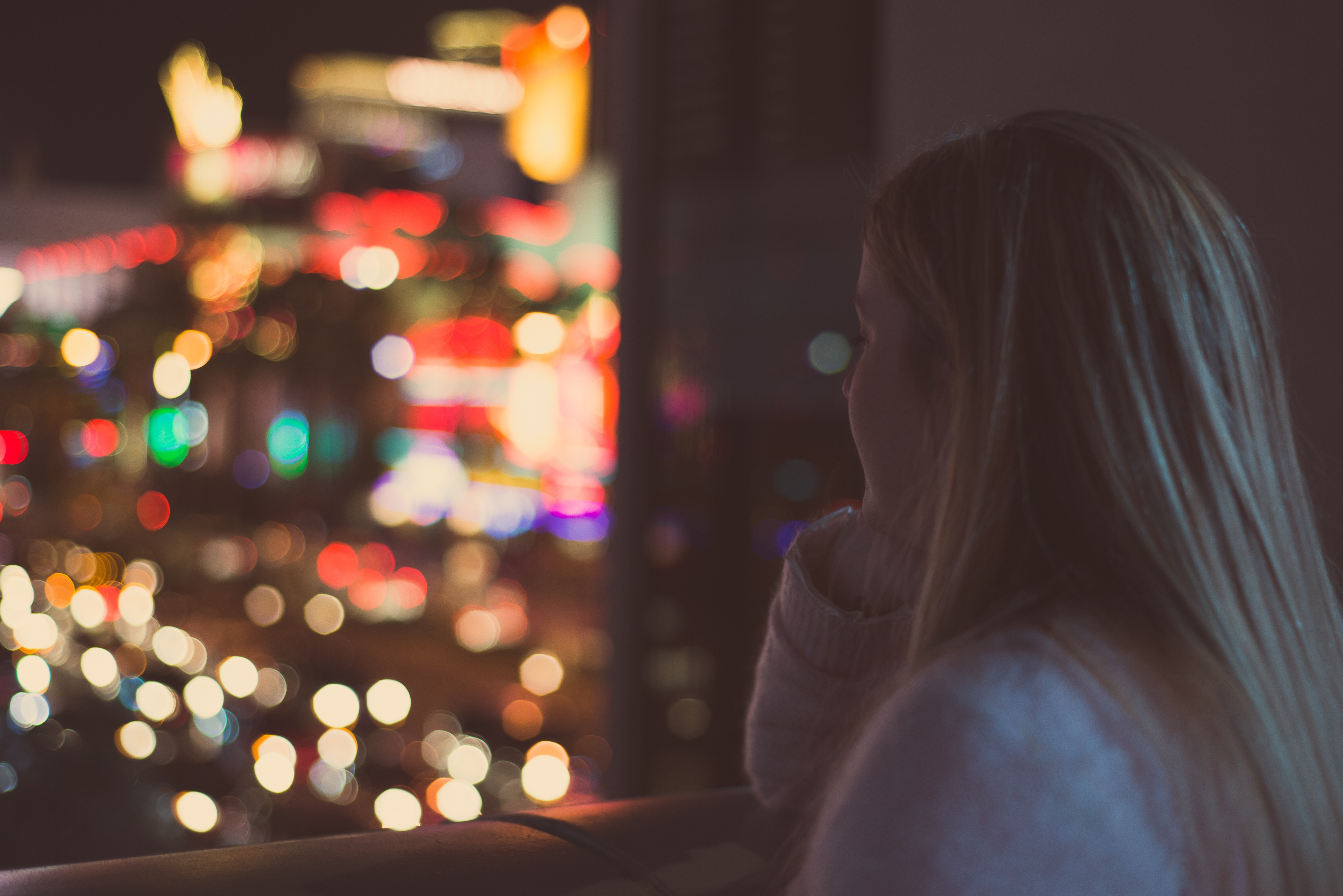 Alone But Not Lonely 5 Tips For Enjoying A Night Out By Yourself Huffpost