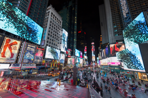 2015-12-24-1450947199-4206509-TimesSquare.png