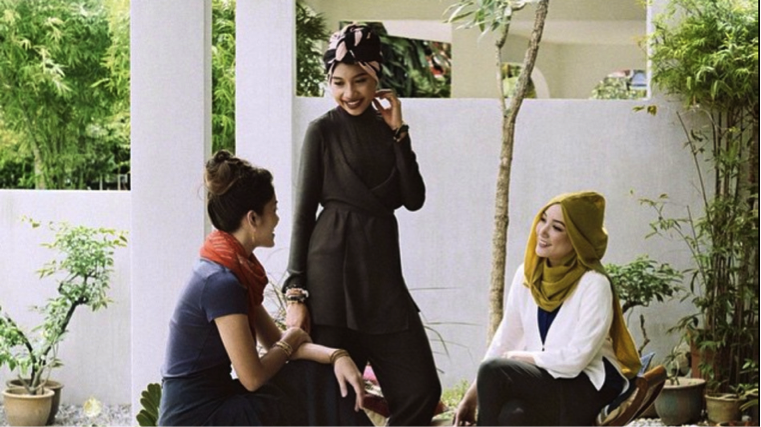 Muslim Women Fashionistas With So Much Attention On Muslim Women Islamic Fashion Comes Into