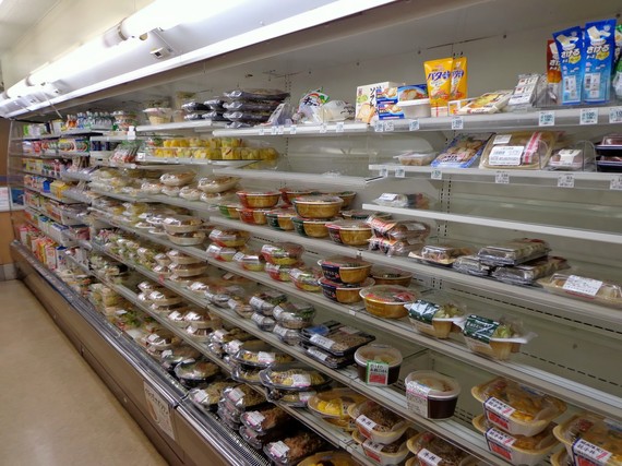 2016-03-08-1457438133-5411930-foodshelves.jpeg