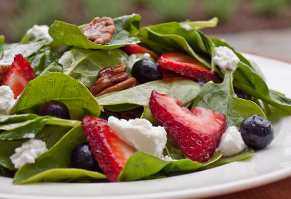 2016-03-16-1458138588-1174726-SpinachandBerrySalad.jpg