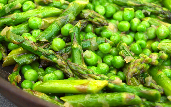 2016-03-16-1458138988-6287690-SauteedAsparagusandPeas.jpg