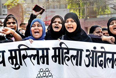 2016-04-05-1459889269-6334039-tripletalaqpic.jpg