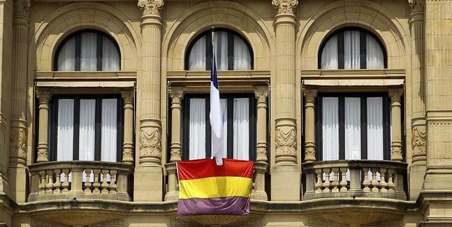 2016-04-13-1460565887-9956579-balcon.JPG