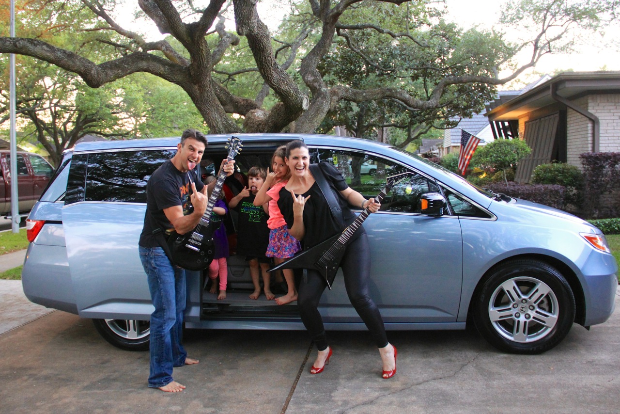 I Decided to Become a Minivan Mama (And I'm Proud of It!) | HuffPost Life