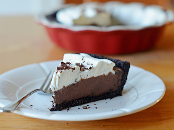 2016-05-21-1463832661-4150049-chocolatecreampie.jpg