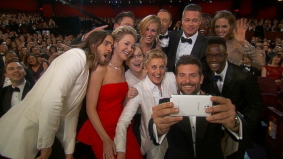 2016-06-03-1464995734-2726600-oscarselfie.jpg