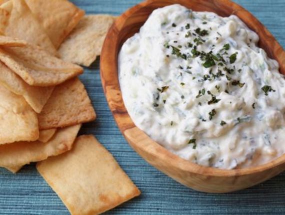 2016-06-11-1465645916-4569735-tzatziki.jpg