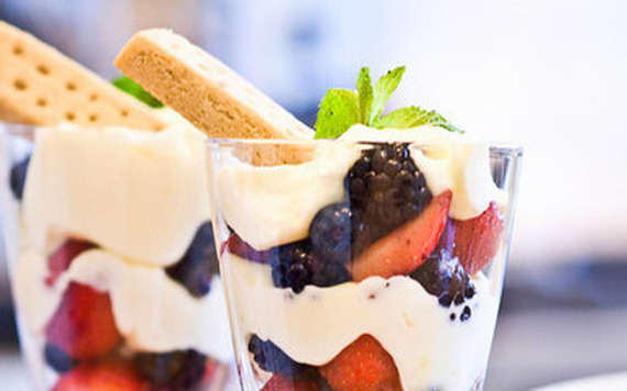 2016-06-23-1466693967-9357767-lemonberryparfaits.jpg