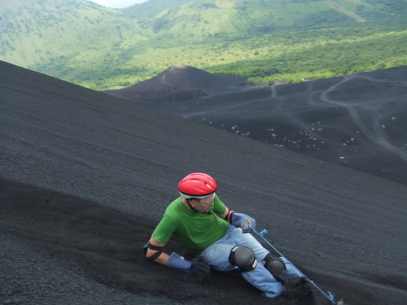2016-07-14-1468518953-9099349-Volcano_Boarding_Cerro_Negro_wikipedia.jpg