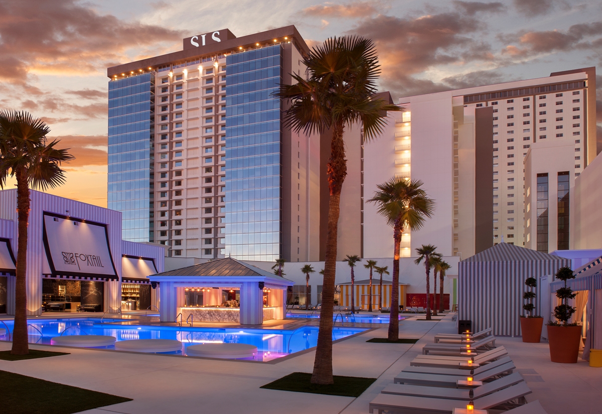 Top 5 Las Vegas Hotels to Stay At This Summer | HuffPost