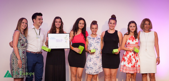 2016-08-03-1470218678-4496908-METLIFEAWARDOFFICIAL.jpg