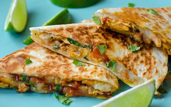 2016-09-21-1474481845-6590700-ChipotleChickenQuesadillas.jpg