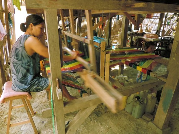 2016-09-24-1474733693-5794560-Weaverindonesia.jpg